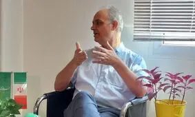 زیدآبادی: در ۵۸ سالگی عاشق بازجویم شدم/ گاندی و ماندلا هم که خشونت‌پرهیز بودند، عاشق زندانبانشان بودند!

