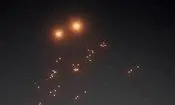 2 ‌انفجار مهیب در قشم شنیده شد/ اصابت ‌6 موشک به مناطقی در جزیره