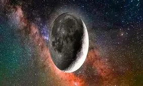 ماه در حال فرار کردن از زمین است/ ویدئو