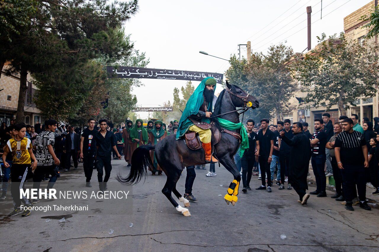 تصاویر: کاروان نمادین لشکر جن‌ها در نوش آباد