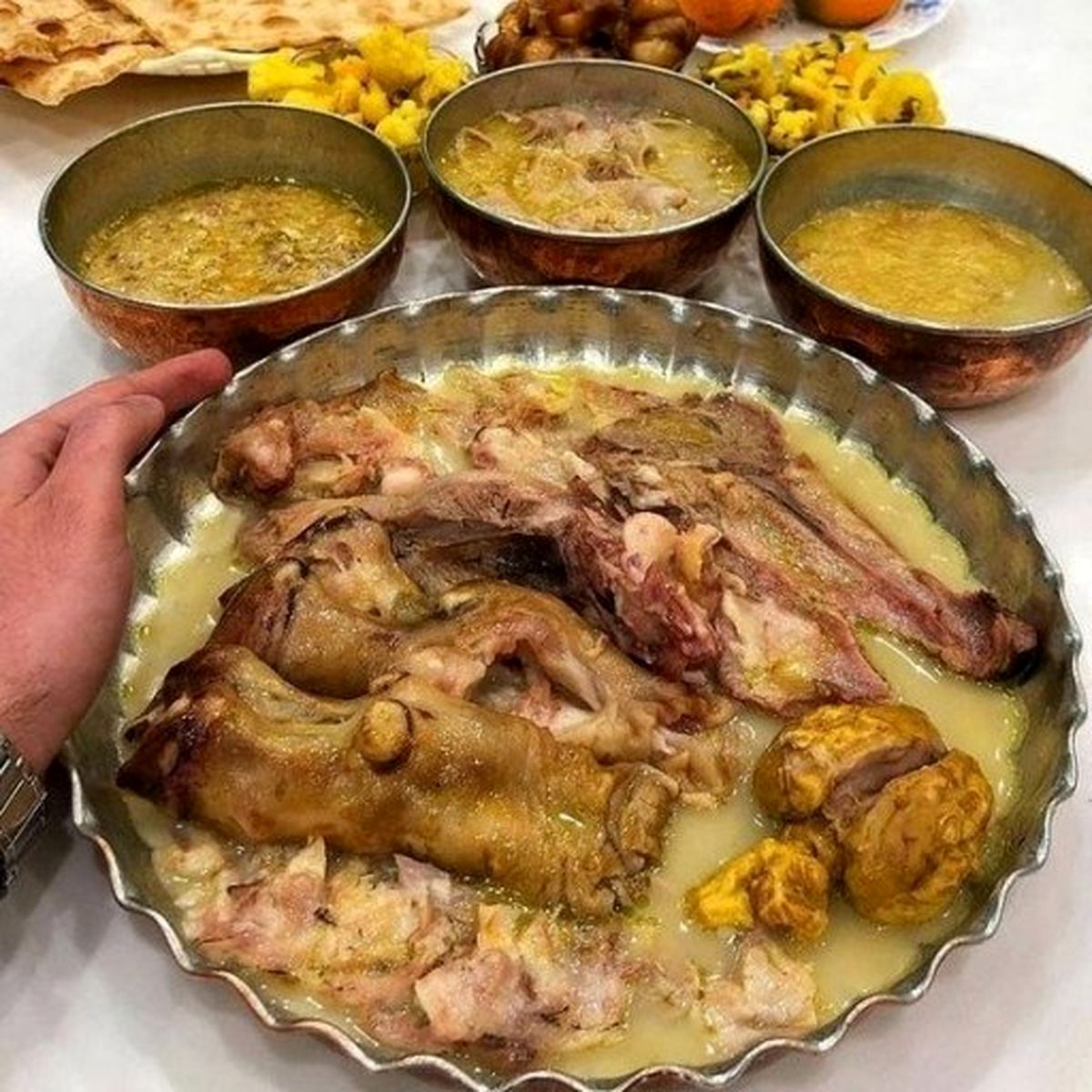 یک دست کلهپاچه چند؟