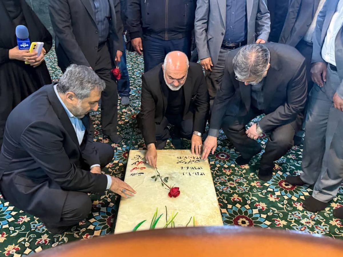 استاندار خوزستان: شهدا از ما پاکدستی، صداقت و خدمت صادقانه میخواهند/ ویدئو و تصاویر