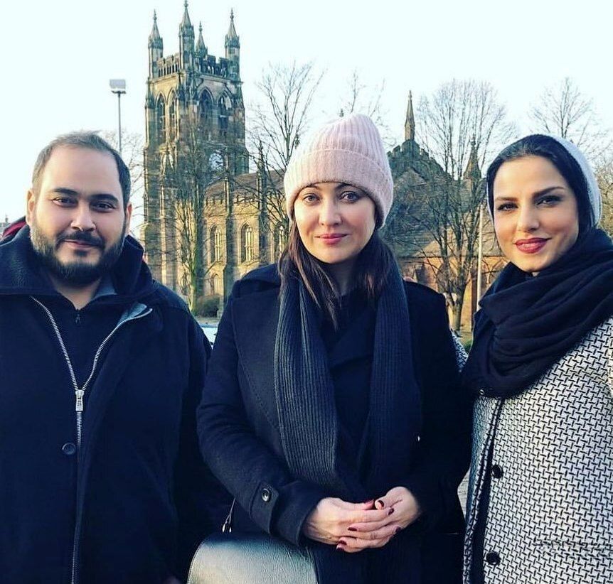 تصویر رضا داوودنژاد در کنار دخترعمویش و نیکی کریمی در لندن + عکس