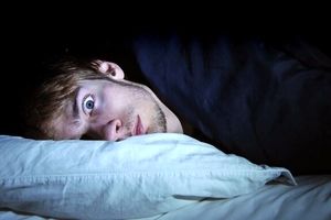 اگر کمتر از ۵ ساعت میخوابید بخوانید | سبک خوابی ارثی است؟