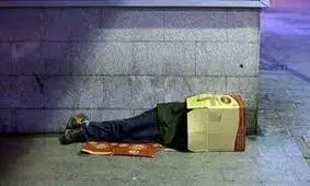 مرگ کارتن خواب ها در گرمای بیش از ۵۰ درجه آبادان