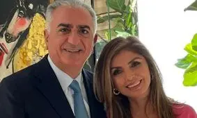 همسر رضا پهلوی در مسجد حجاب سر کرد!/ عکس