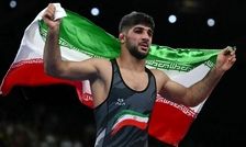 لحظاتی از کشتی سعید اسماعیلی با کودک سندروم داون/ ویدئو