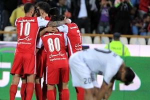 سرخ‌پوشان با سه گل ملوان را بدرقه کردند؛ پرسپولیس جای استقلال را در رده دوم گرفت