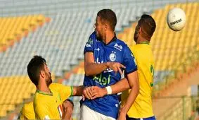 بردهای نفت آبادان اتفاقی است / پرسپولیس بهترین تیم فنی لیگ است