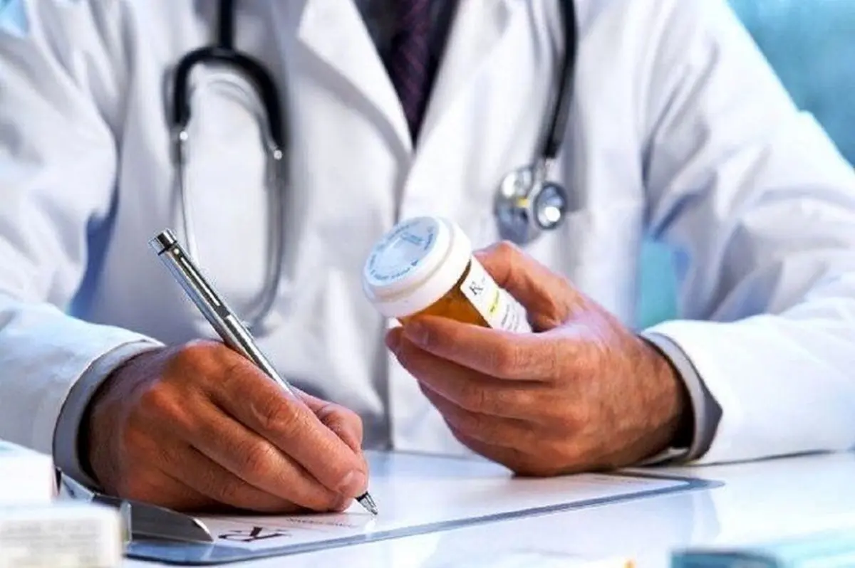 علیپور: فروش دارو در مطب ممنوع است