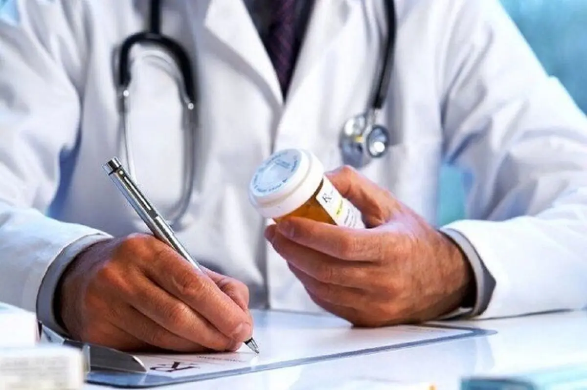 علیپور: فروش دارو در مطب ممنوع است