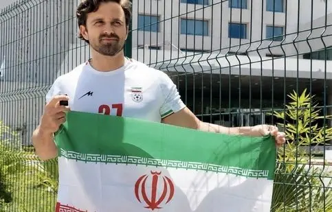 حضور جکسون هینکل، چهره رسانه‌ای و اینفلوئنسر آمریکایی در مصلی تهران/ ویدئو