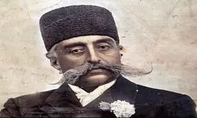 دور دور قاجاری؛ مظفرالدین‌شاه و نوه‌اش در نخستین اتومبیل وارداتی ایران