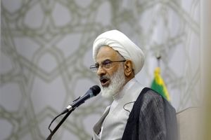 هیچ زمانی دیپلماسی و میدان مثل امروز یکی نبودند/ هیچ زمانی مثل امروز دولت و ملت ما زیر پرچم ولایت منسجم عمل نکردند/ به عراقچی گفتم به شما به عنوان یک رزمنده جبهه دیپلماسی خداقوت می‌گویم/ مراقب اختلاف‌افکنی دشمن باشیم