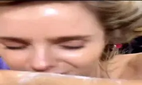 تظاهر به مصرف کوکائین/ دردسر دختر شایسته شیلی روی صحنه