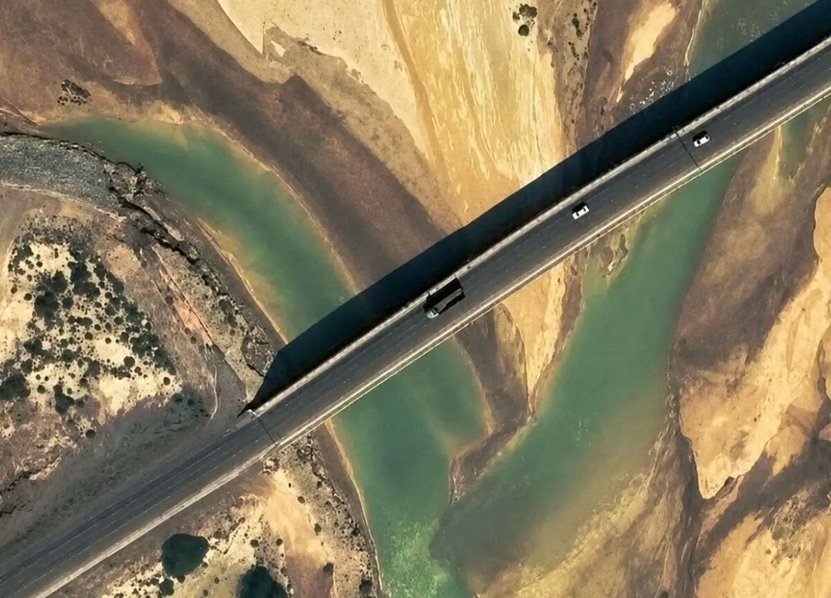 عکس از وضعیت پل کهورستان، محور اتصال بندرعباس به شیراز پس از حمله آمریکا/ چرا این پل مهم است؟/ وضعیت پل‌های هدف قرار گرفته شده در حملات امشب و مختصات آن‌ها/  گزارش ویدئویی از وضعیت پل بندرعباس به لار پس از حمله آمریکا