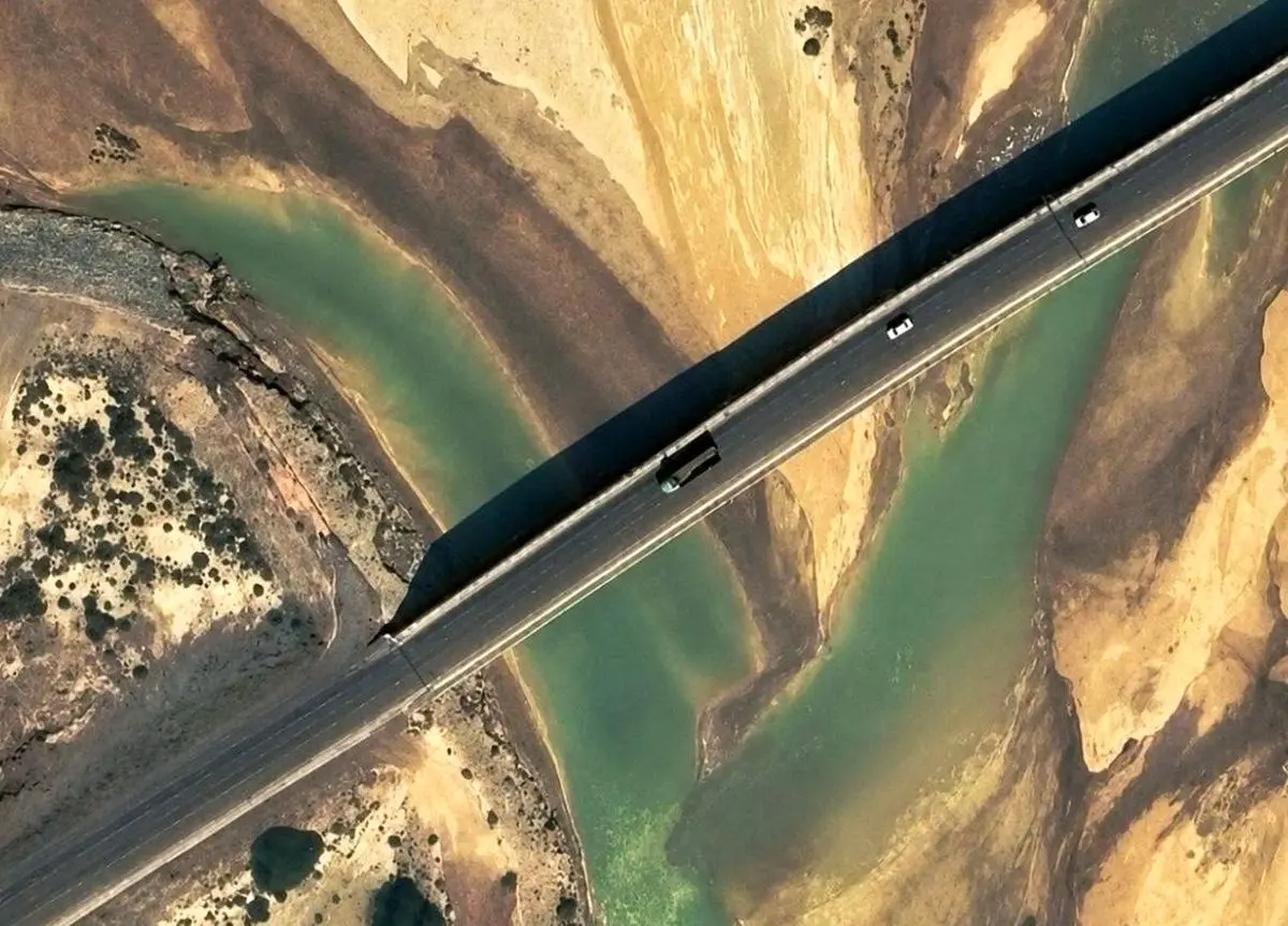 عکس از وضعیت پل کهورستان، محور اتصال بندرعباس به شیراز پس از حمله آمریکا/ چرا این پل مهم است؟/ وضعیت پل‌های هدف قرار گرفته شده در حملات امشب و مختصات آن‌ها