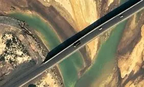 عکس از وضعیت پل کهورستان، محور اتصال بندرعباس به شیراز پس از حمله آمریکا/ چرا این پل مهم است؟/ وضعیت پل‌های هدف قرار گرفته شده در حملات امشب و مختصات آن‌ها