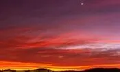 تصویر عجیب سرخ‌رنگ و آخرالزمانی آسمان استرالیا