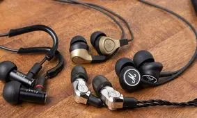 بهترین هدفون های سیمی که می‌توانید در سال ۲۰۲۵ بخرید