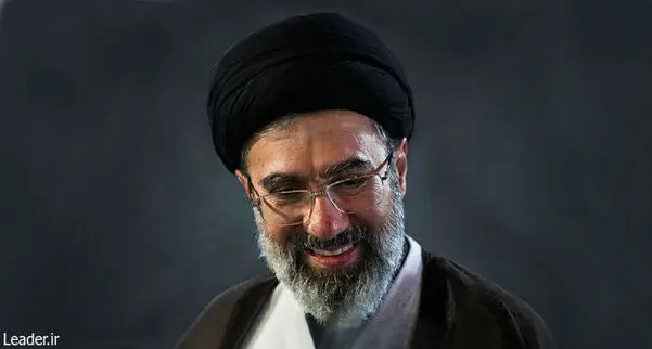 پاسخ رهبر انقلاب به نامه دانشجویان؛ تا رسیدن به قلّه‌های پیشرفت هم‌عهدیم