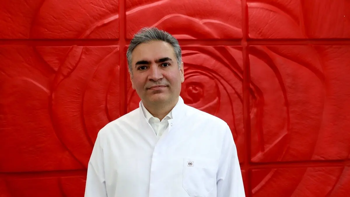 کودک روستایی چگونه پزشک معروف ایران شد؟/ ویدئو