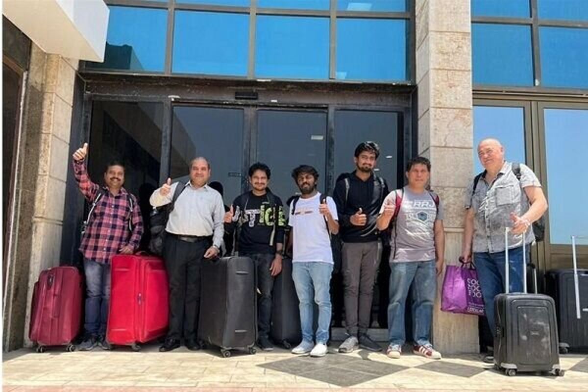 ۷ خدمه خارجی کشتی توقیفی توسط سپاه، به کشورشان بازگشتند