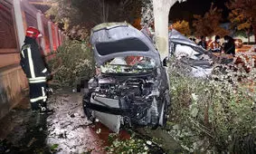 مرگ هولناک زن جوان در تصادف وحشتناک با درخت در پرند