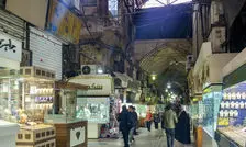 اینجا بازار بزرگ تهران؛ کرکره ها بالاست اما دخل ها آب رفته