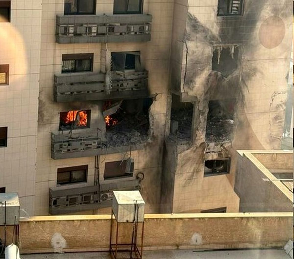 حمله اسرائیل به ساختمانی در محله مسکونی کفرسوسه در دمشق

