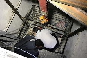 سقوط 8 متری آسانسور در کاشان 4 مجروح بر جای گذاشت