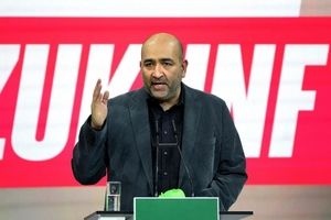  امید نوری پور؛ رپر ایرانی که شاید صدراعظم آلمان شود/ از کار در هتل تا رهبری حزب سبز