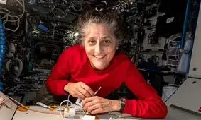 فضانوردی که راه رفتن را فراموش کرده است

