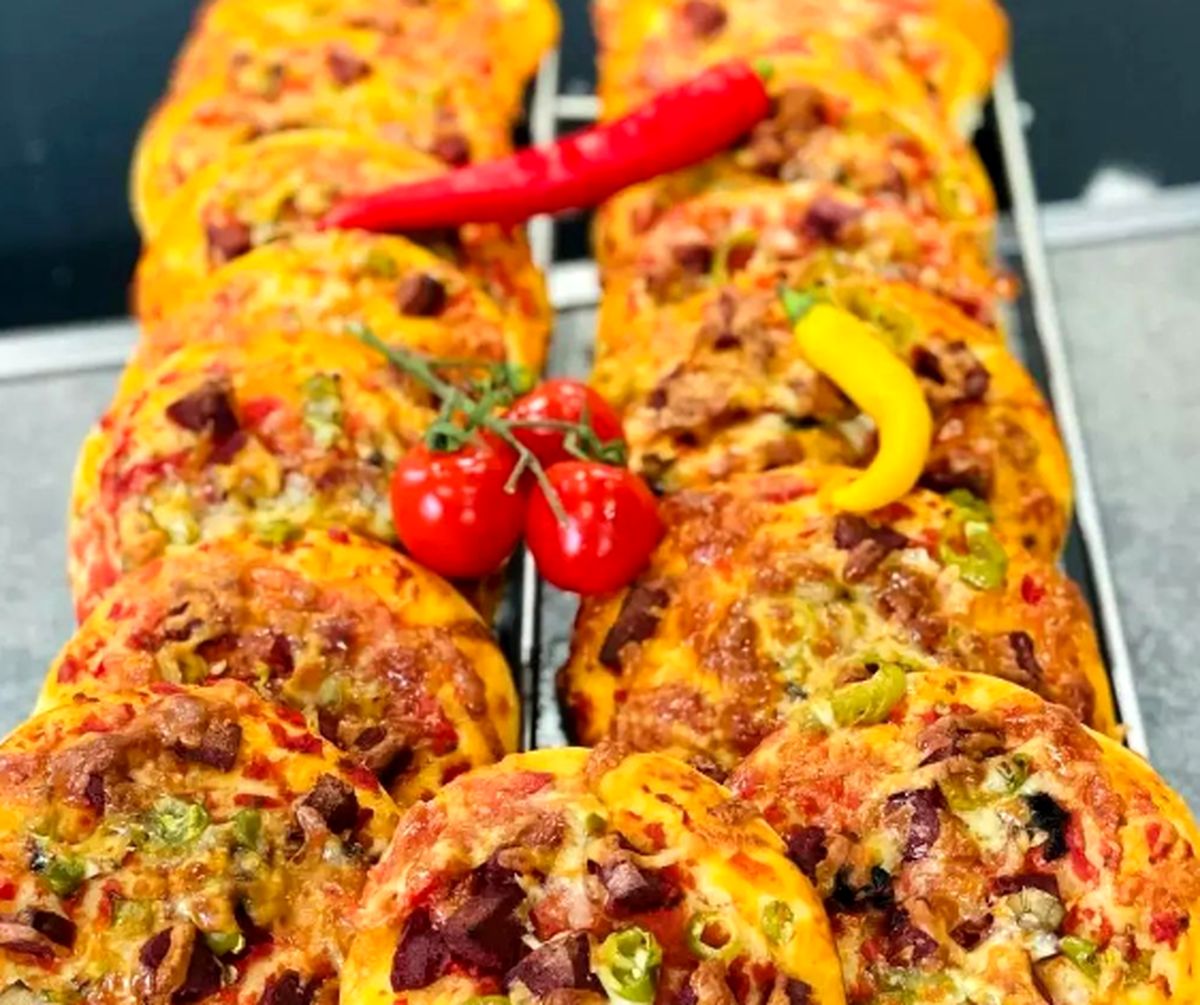طرز تهیه مینی پیتزای تابهای؛ ساده و فوری