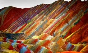 منظره ای رویائی و کمیاب از کوهستان رنگین کمان/ عکس