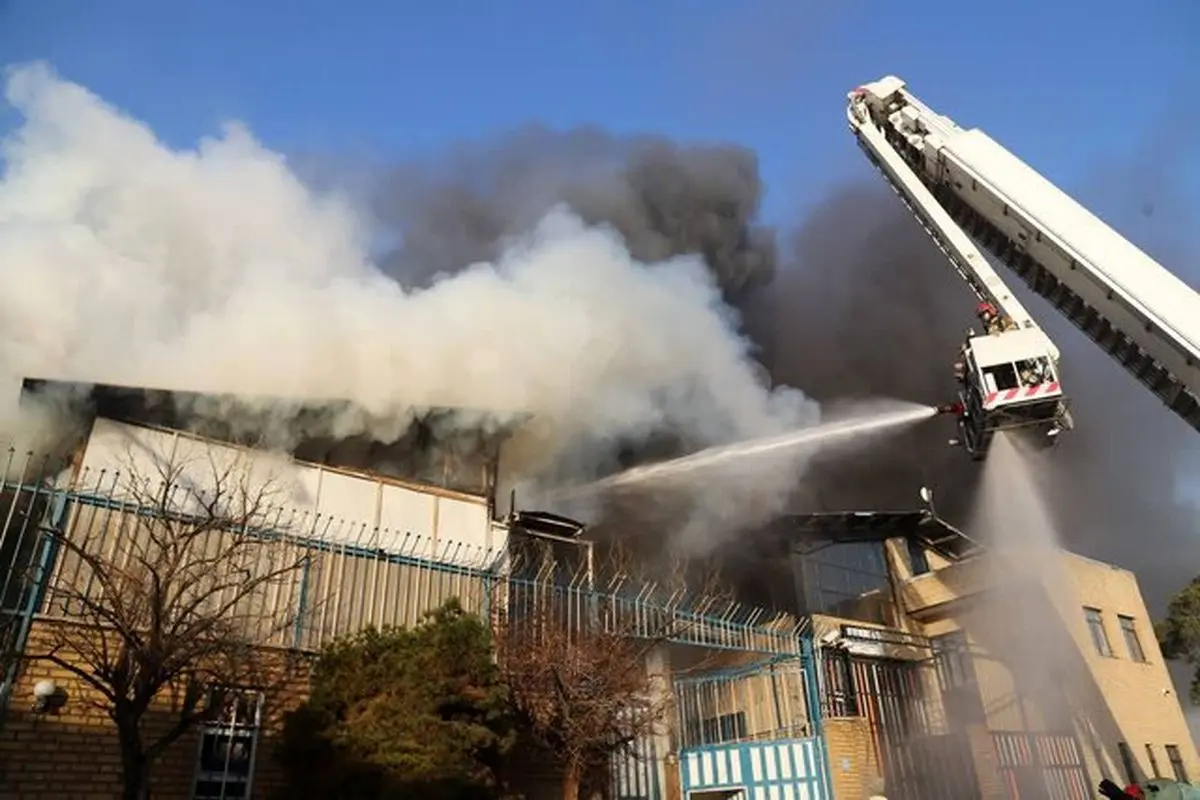 آتش‌سوزی دریک کارگاه چاپ به وسعت ۱۷۰۰ متر
