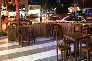 آیا استفاده رستوران‌ ها و کافی‌شاپ‌ ها از پیاده‌رو در مشهد ممنوع می‌شود؟