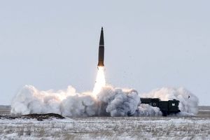 مشخصات موشک بالستیک رستاخیز ایران

