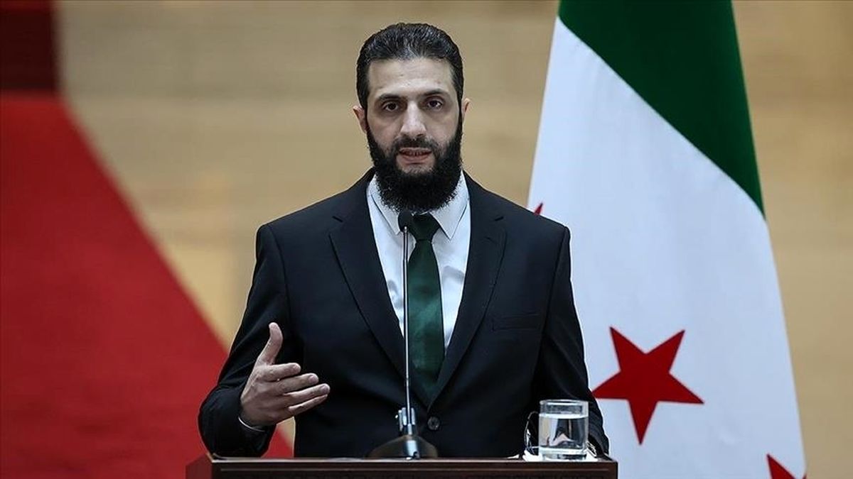رئیس جمهور سوریه: از عشایر میخواهیم آتشبس کامل را اجرا کنند/ تنها دولت میتواند اعتبار و حاکمیت خود را در سراسر سوریه حفظ کند/ مداخله اسرائیل یکی از دلایل تنش مجدد در سویدا پس از بمباران آشکار جنوب و دمشق است