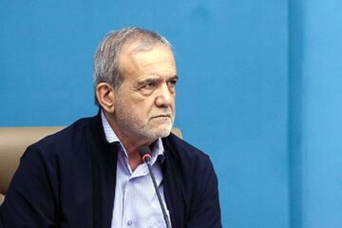 پزشکیان به معاونش: جعفر، چتر را ول کن، همه خیس میشوند بگذار ما هم خیس شویم