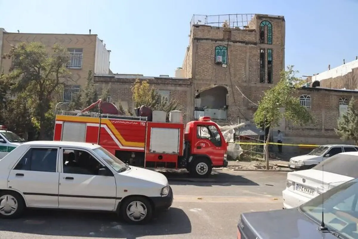 انفجار یک ساختمان در شیراز منجر به تخریب طبقه اول آن شد