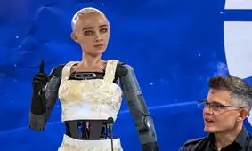 اولین کنفرانس خبری ربات های انسان نما/ ویدئو