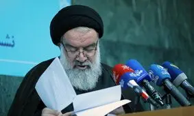 ولی فقیه اگر حکمی صادر کرد و فردی آن را نپذیرد، کوچک شمردن حکم خداوند است، به انبیاء رد گفته و ایستادن در برابر خداوند است/ دفاع از ولی فقیه دفاع از امام زمان است