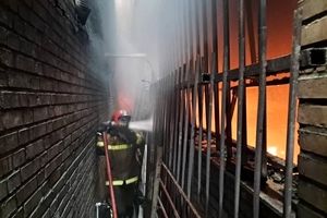 حریق انبار کاغذ در خیابان ظهیرالاسلام تهران