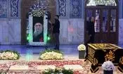 حال‌ و هوای زائران رضوی در مزار رهبر شهید انقلاب در شب شهادت رسول اکرم (ص) و امام حسن مجتبی (ع)/ ویدئو