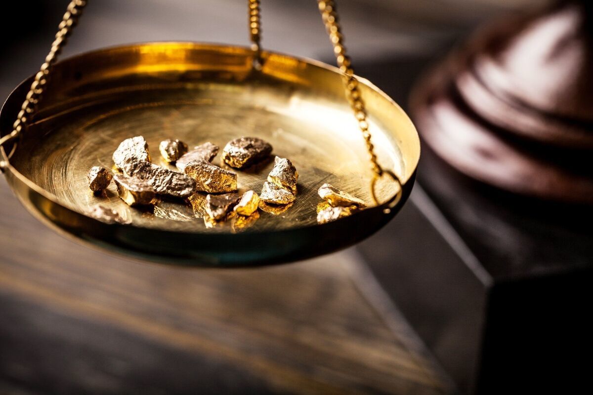رئیس اتحادیه طلا و جواهر مشهد: افزایش قیمت بی‌رویه طلا فاجعه است/ حباب سه میلیونی سکه تمام در بازار