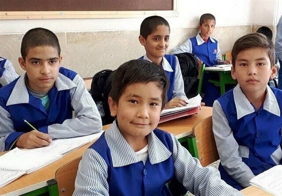 تصمیم آموزش و پرورش برای دانشآموزان اتباع؛ دولت قصد جداسازی دارد؟