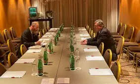 واکنش روزنامه کیهان به عکس جلسه ۲ نفره نماینده روسیه و آمریکا در مذاکرات برجامی وین