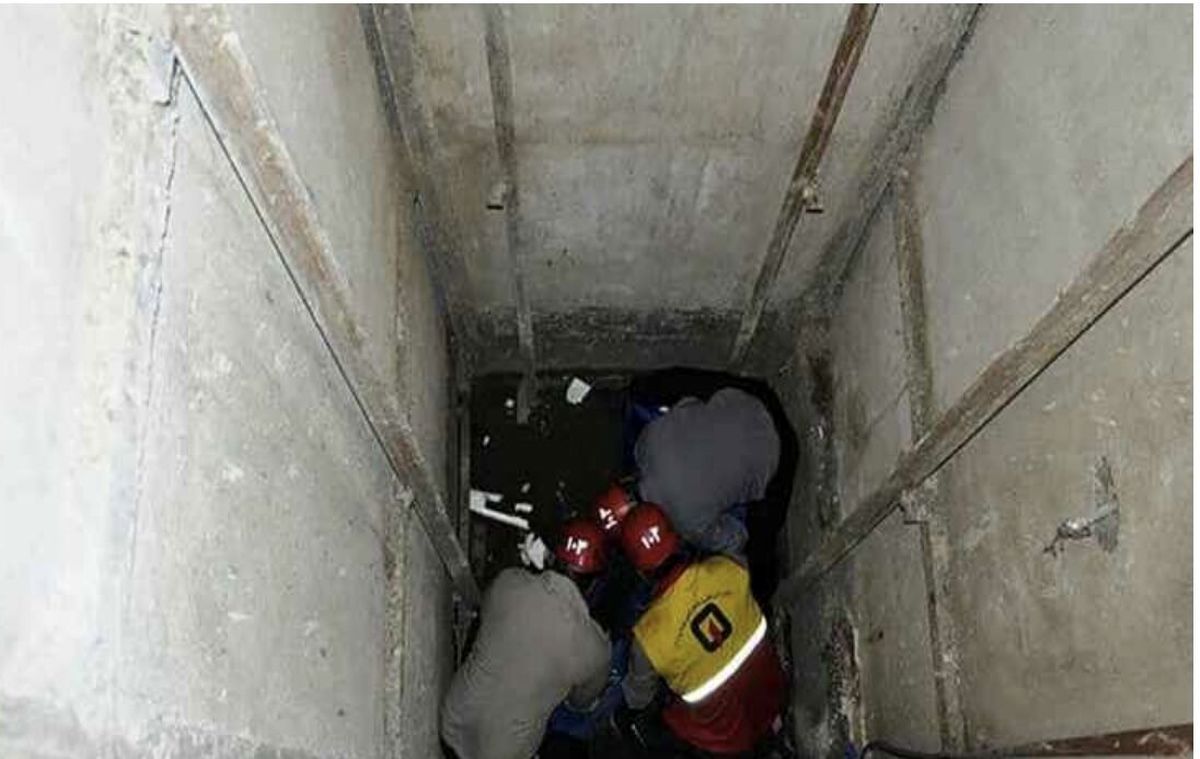 یک مرد با سقوط به چاله آسانسور در مشهد جان باخت