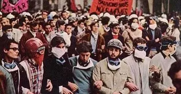 عجیب‌ترین انقلاب تاریخ/ وقتی جدا بودن خوابگاه داشت دولت دوگل را ساقط می‌کرد